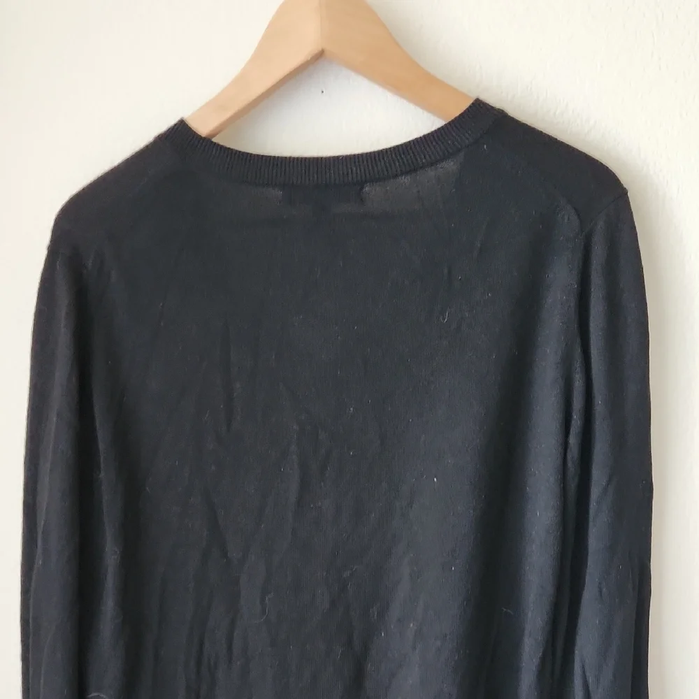 Banana Republic Black High V-neck Lightweight Sweater Long Sleeve Sz S/M Preppy
